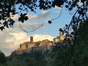 Passeggiata insolita al borgo di Vallerano