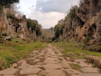 Trekking lungo la Via Amerina fino a Fescennium