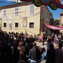 animazione festival hippy calcata