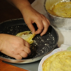 Condimento dei Frittelloni con il pecorino